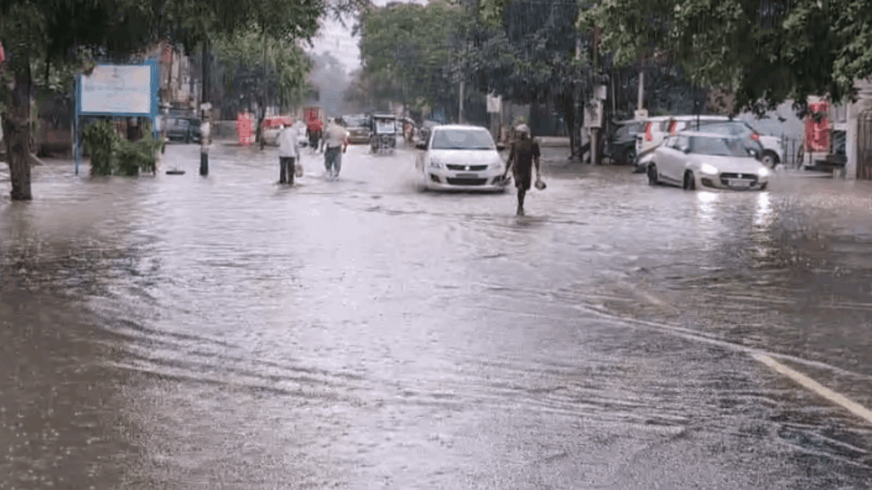 Delhi NCR Rain Weather Forecast Live Heavy Rain Traffic Jam in Noida Ghaziabad Water Logging Monsoon News
