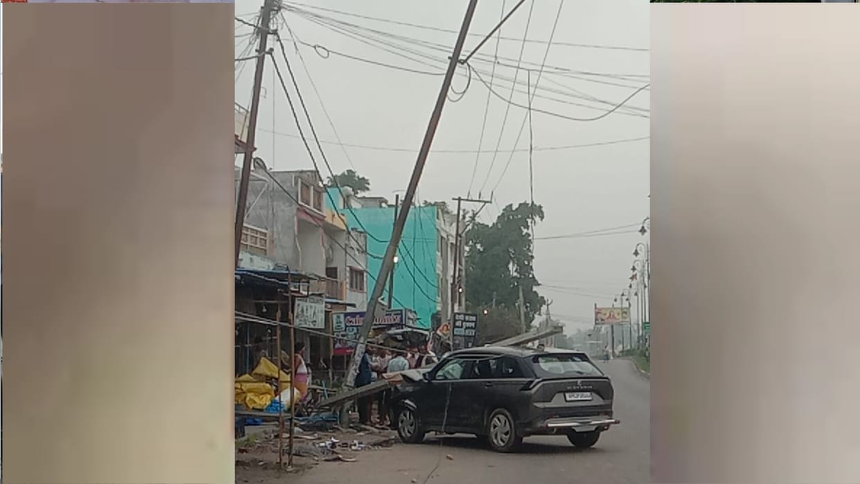 A speeding car collided with a high-tension pole in the Chauri Chaura area of Gorakhpur