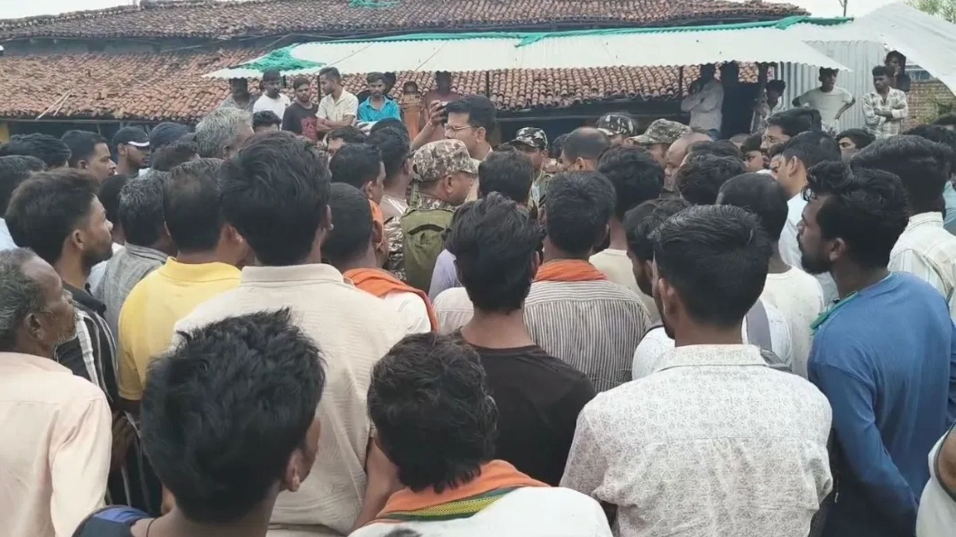 घटना स्थल पर मौजूद पुलिस