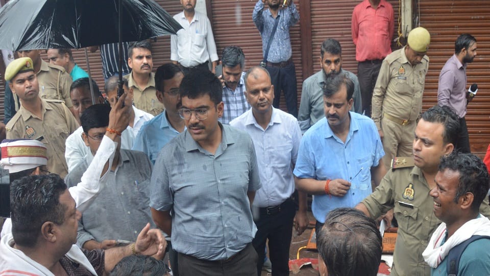 Agra Shop Collapse Two-Storey Shop Collapses Into Drain Screams Echo for 15 Minutes