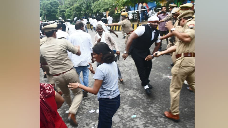 Eight accused jail for block road creating ruckus Collectorate gate in connection Meerut student murder case