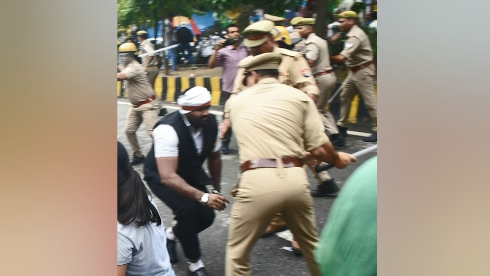 Eight accused jail for block road creating ruckus Collectorate gate in connection Meerut student murder case