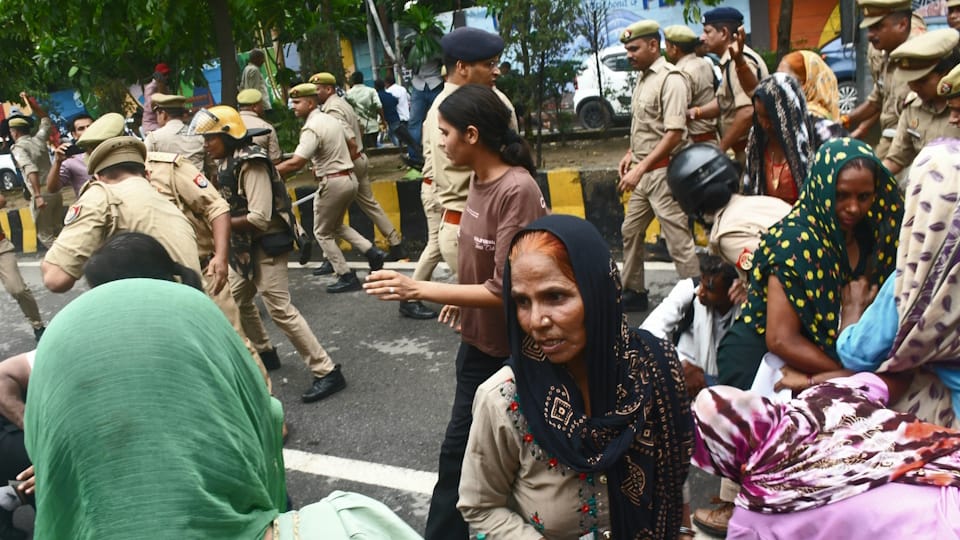female student murder in Meerut: SSP slaps AIMIM leader followed by lathi-charge