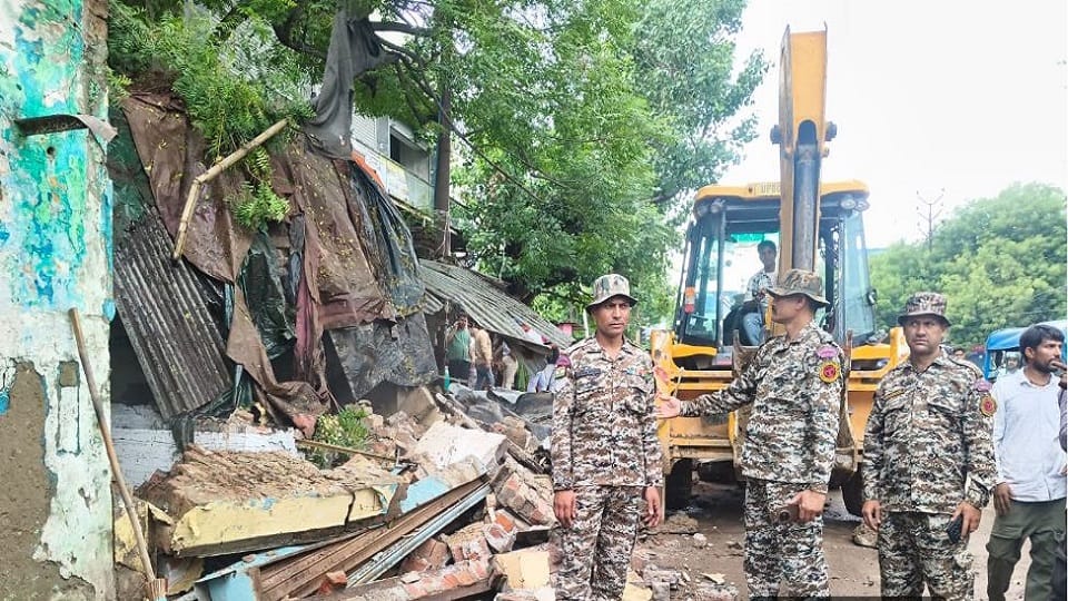 Agra Municipal Corporation team demolished three shops