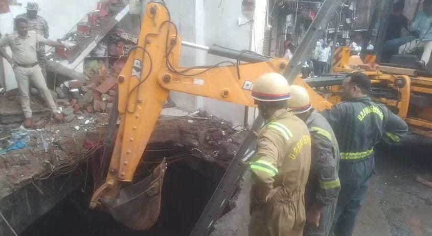 Agra Shop Collapses Into Drain, Woman Constable Rescued but Mother Still Missing