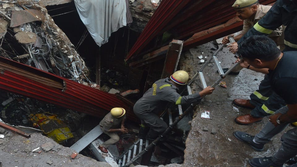 Agra Shop Collapse Two-Storey Shop Collapses Into Drain Screams Echo for 15 Minutes