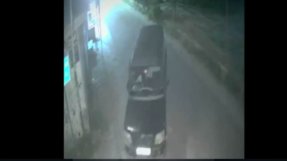 स्कॉर्पियो गाड़ी चोरी