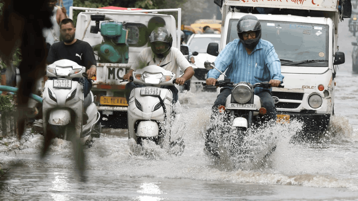 Delhi NCR Rain Weather Forecast Live Heavy Rain Traffic Jam in Noida Ghaziabad Water Logging Monsoon News