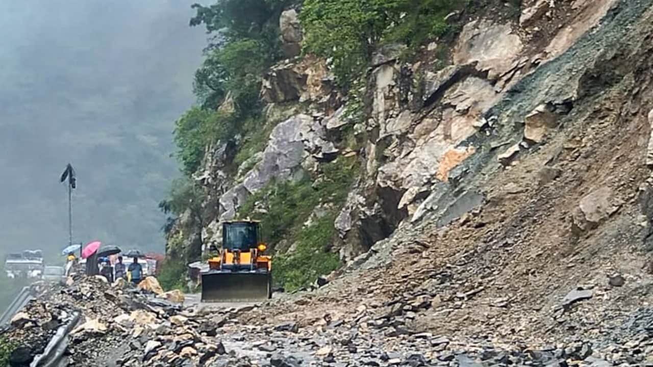 Heavy Rain in Uttarakhand Badrinath Gangotri Highways Blocked Waterlogging Disrupts Life in Haridwar Roorkee