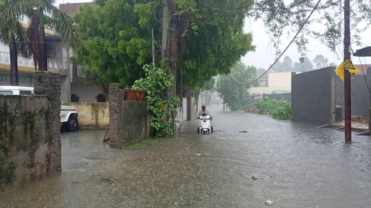 Heavy Rain in Uttarakhand Badrinath Gangotri Highways Blocked Waterlogging Disrupts Life in Haridwar Roorkee