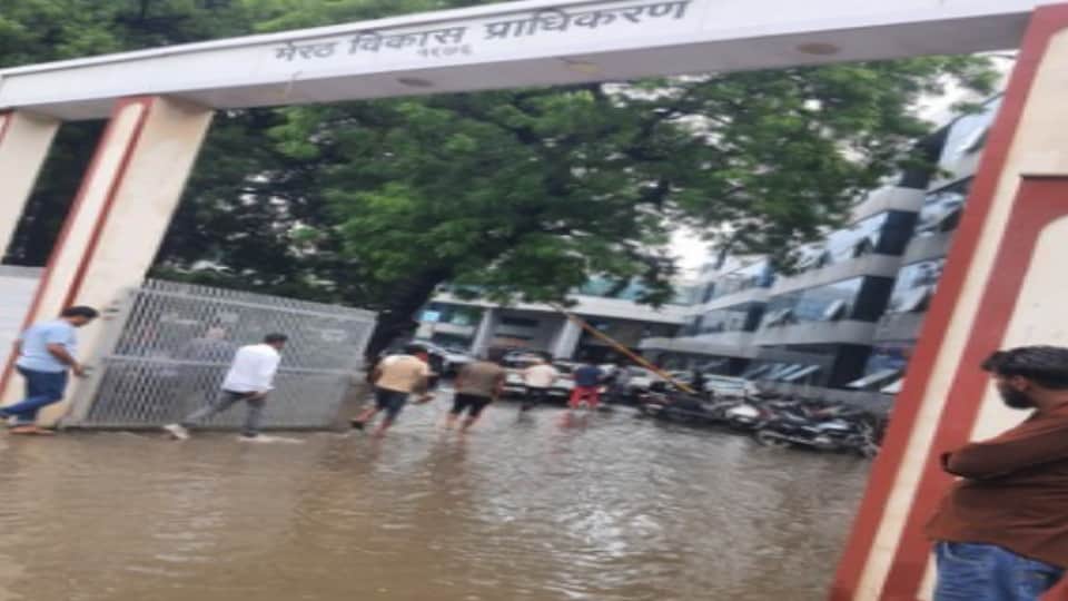 West UP Rain: Meerut Records Highest Rainfall in 15 Years, City Waterlogged, Schools Closed