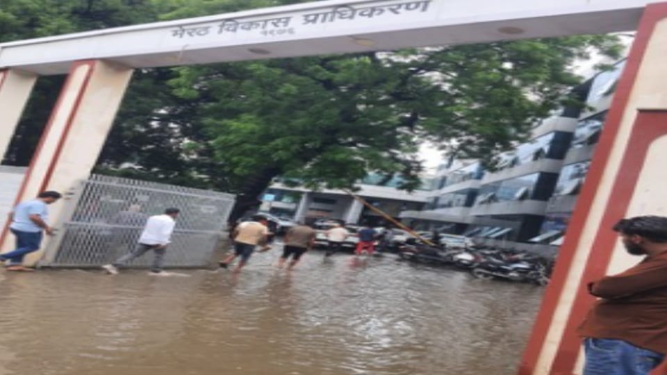 West UP Rain: Meerut Records Highest Rainfall in 15 Years, City Waterlogged, Schools Closed