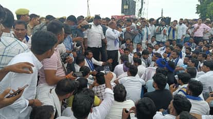 High Alert in Meerut: Chandrashekhar Azad Stopped at Meerut Toll Plaza While Heading to Meet Victim's Family