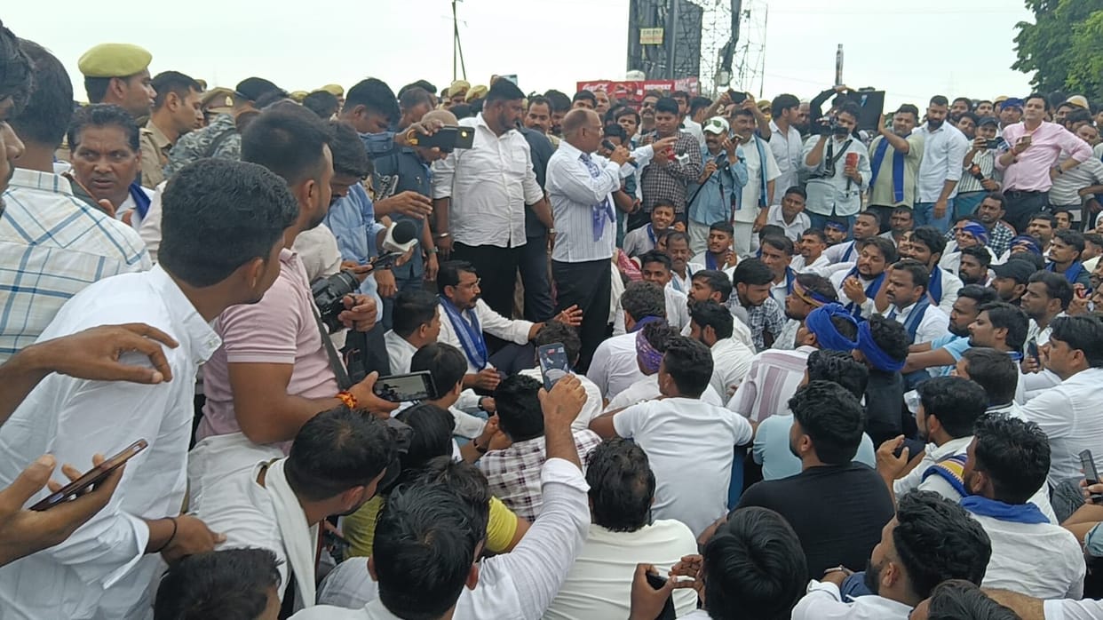 Chandrashekhar Stopped by Police in Meerut, Meets Victim's Family, Takes Indirect Dig at Mayawati