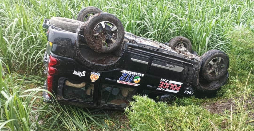 Dial 112 Police Vehicle Overturns in Sugarcane Field in Muzaffarnagar, Three Policemen Safe
