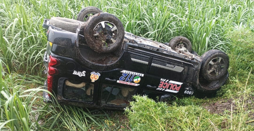 Dial 112 Police Vehicle Overturns in Sugarcane Field in Muzaffarnagar, Three Policemen Safe