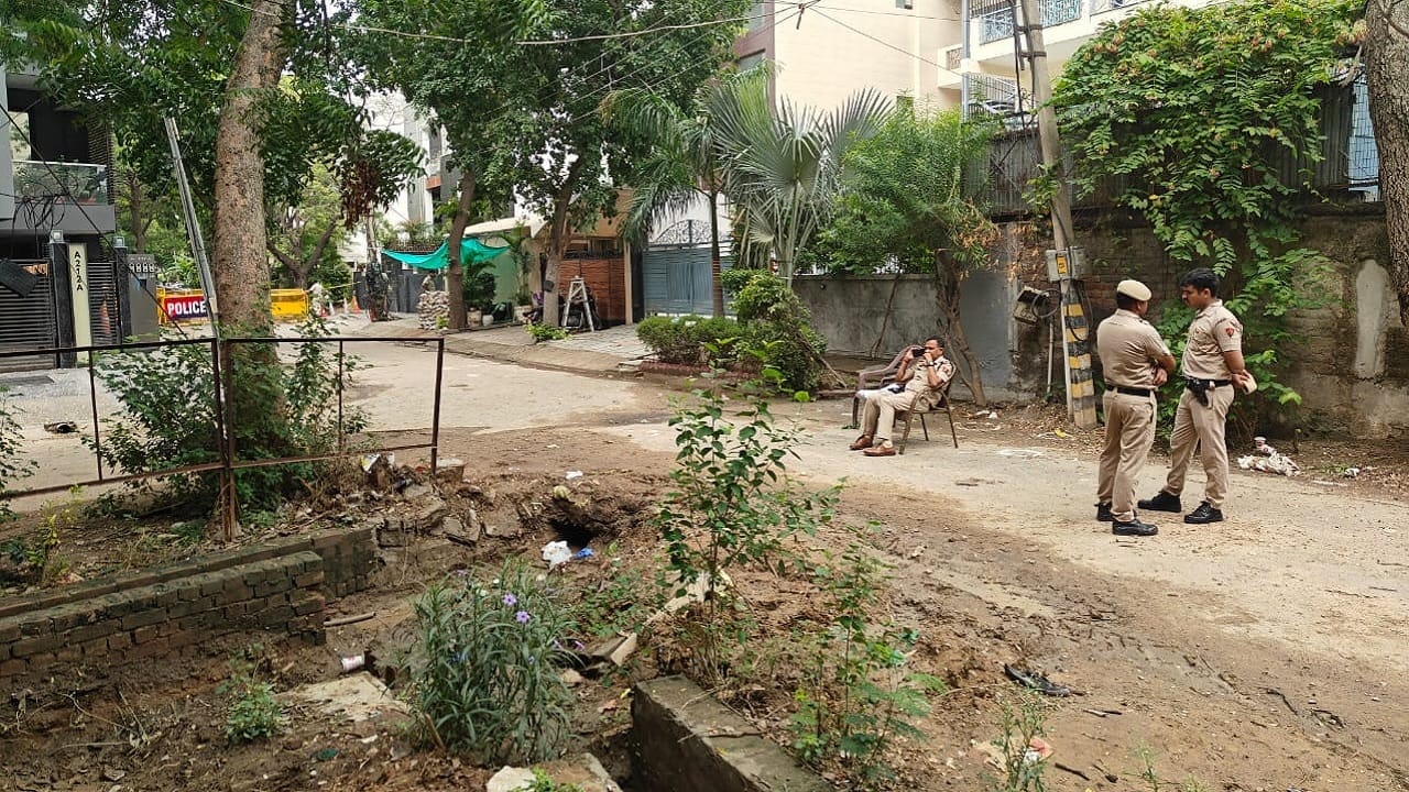गुुरुग्राम में एनकाउंटर स्थल पर मौजूद पुलिस।