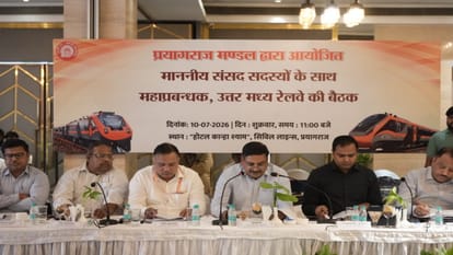 MP Election Express speeds along the track of development; Praveen Patel and Ujjwal Raman remain absent.