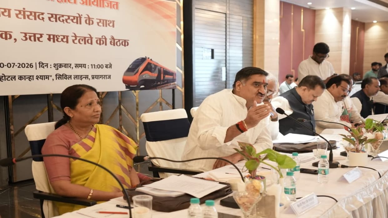 MP Election Express speeds along the track of development; Praveen Patel and Ujjwal Raman remain absent.