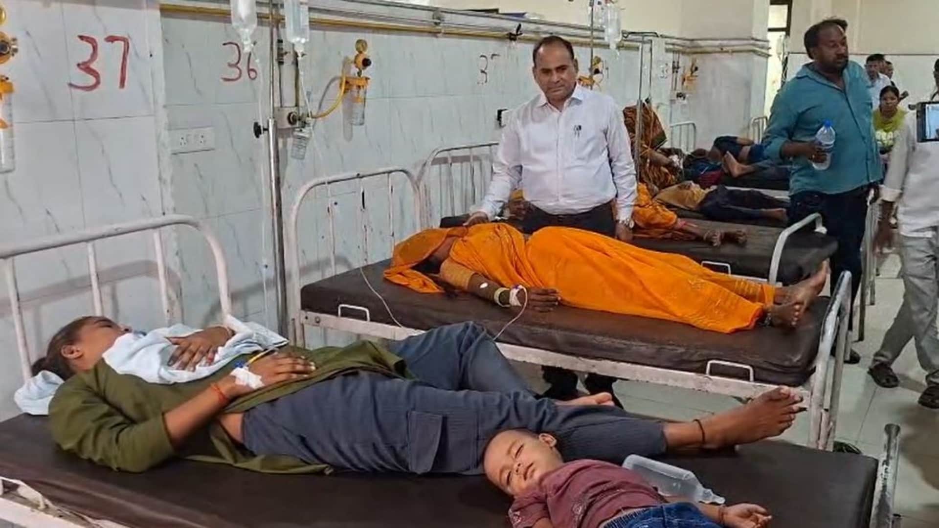 अस्पताल में भर्ती लोग