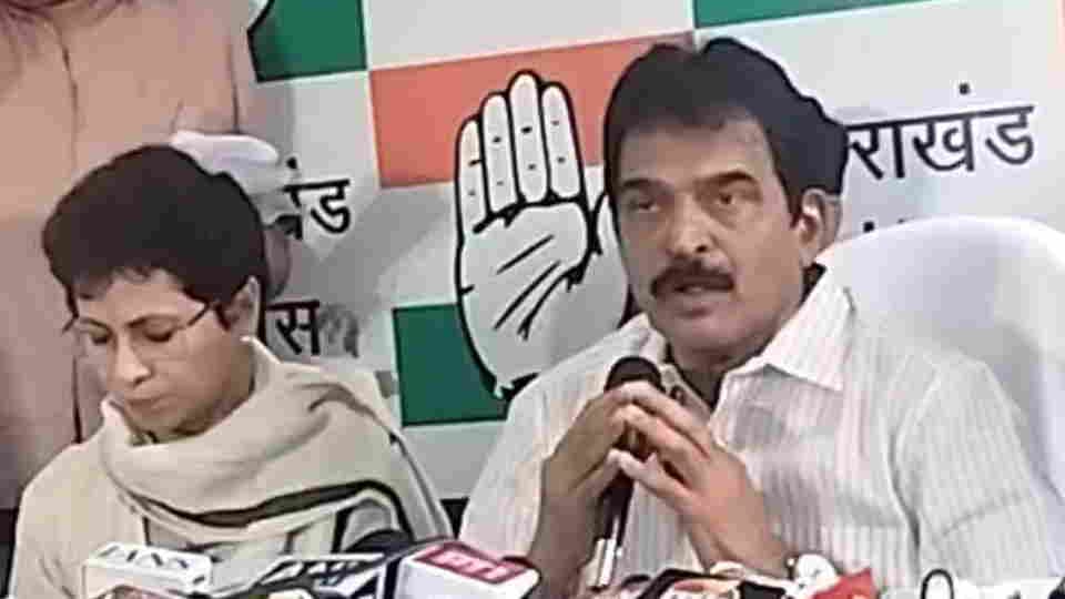 KC Venugopal held a press conference in Dehradun said  there is no factionalism in Uttarakhand Congress