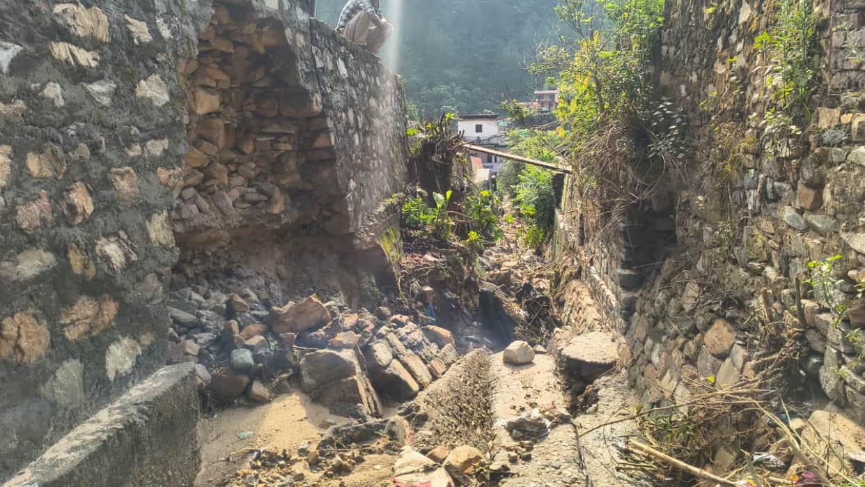 Hospital Wall Collapses doctor trapped in debris injured referred to a higher center Narayanbagar Chamoli News