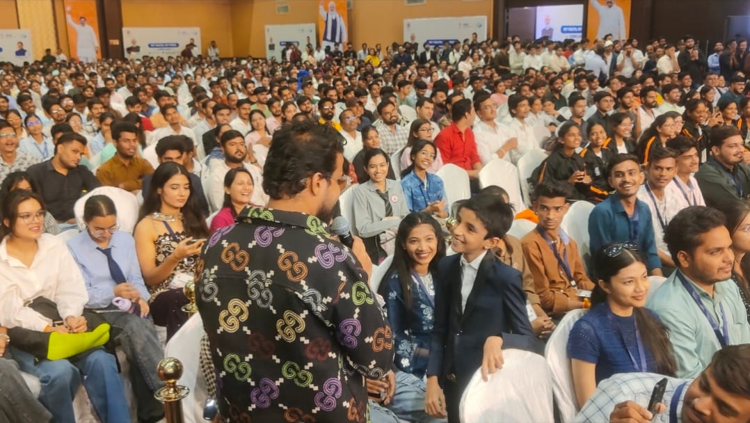 Indore News CM Mohan Yadav interacts with youth and influencers in Indore startup conference