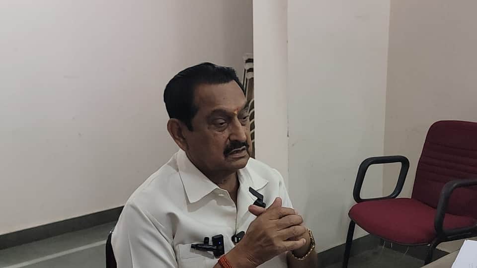 Congress MLA tilakraj Behad raised the demand for giving ownership rights to the residents
