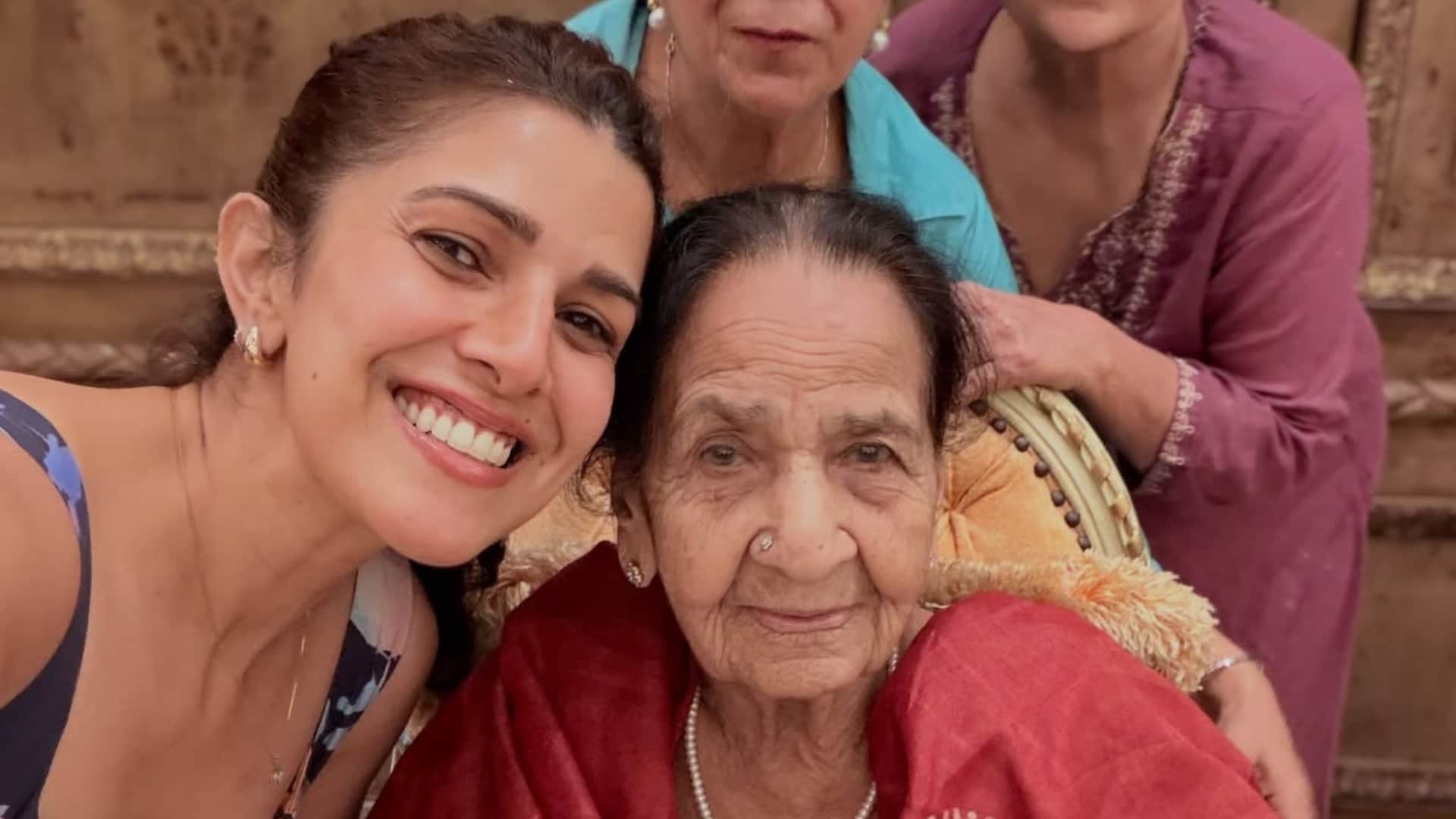 Nimrat Kaur celebrate mother birthday share photos writes nice post for her