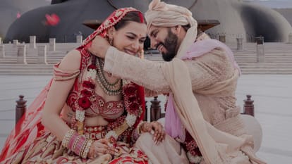 Pics Shows Palak Purswani Marries Boyfriend Rohan Khanna In A Simple Wedding Ceremony At The Isha Yoga Center