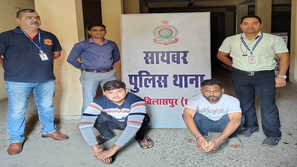 पुलिस की गिरफ्त में आरोपी