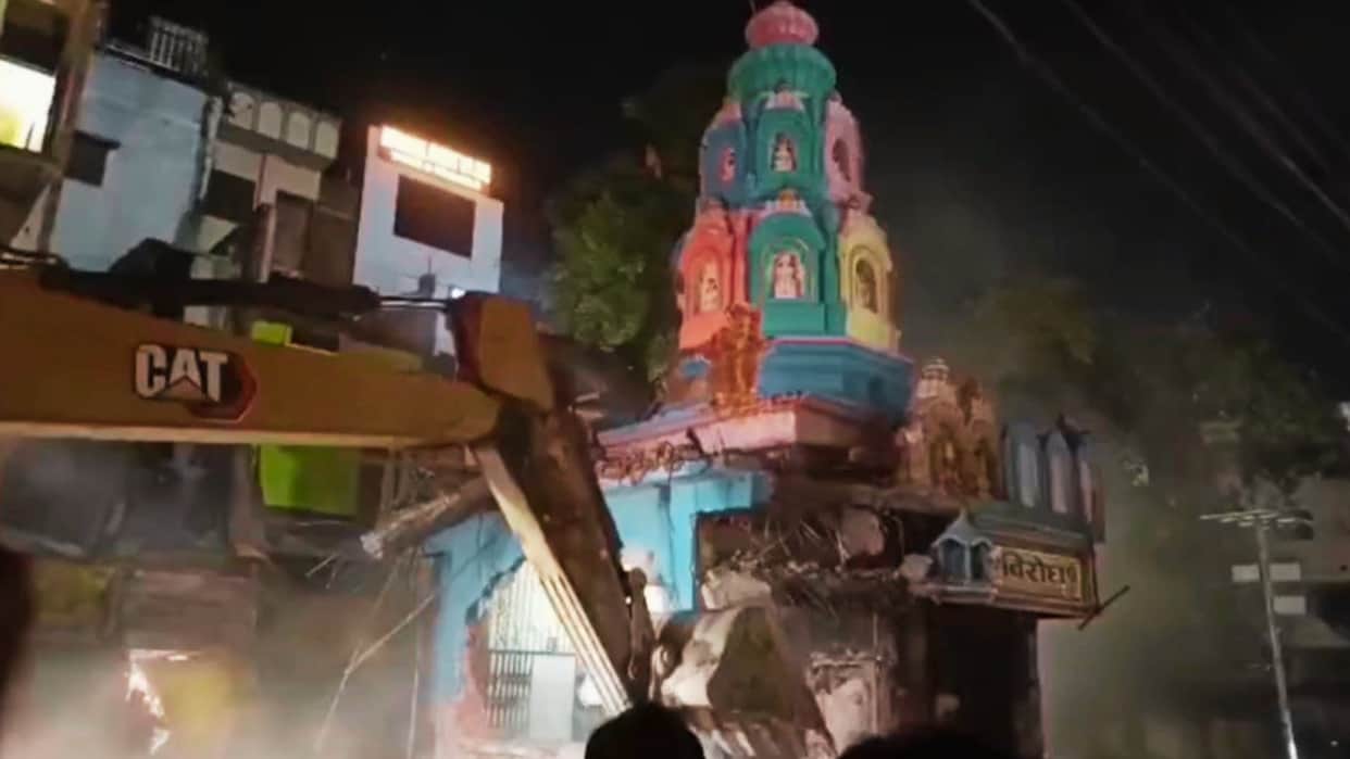 PWD employee dies, one injured after temple dome collapses in Mughalsarai