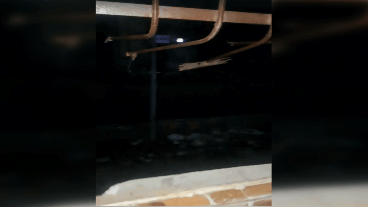 'ग्रिल काटकर नीचे कूदे तो बचे': घर में फटी स्कूटी की बैटरी, कमरों में धुआं; पहली मंजिल से कूदा परिवार, Video