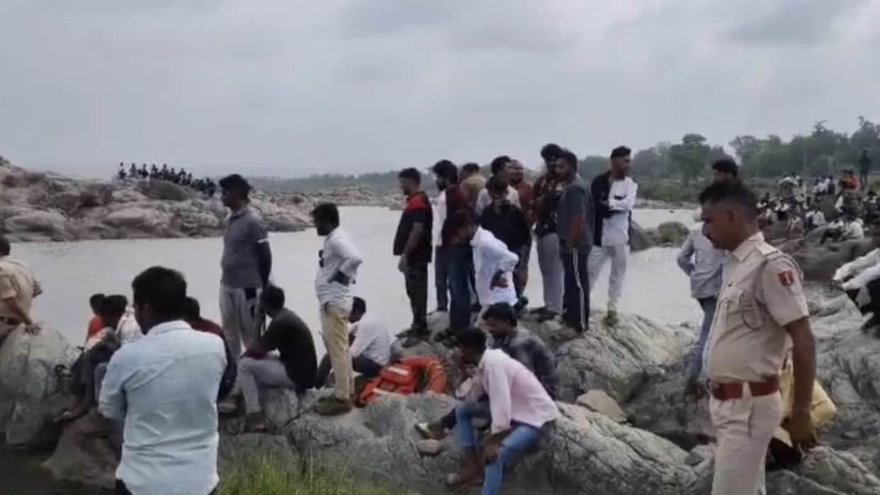 Banswara News: Student Found Dead in Mahi River After Leaving for School, Family Suspects Foul Play