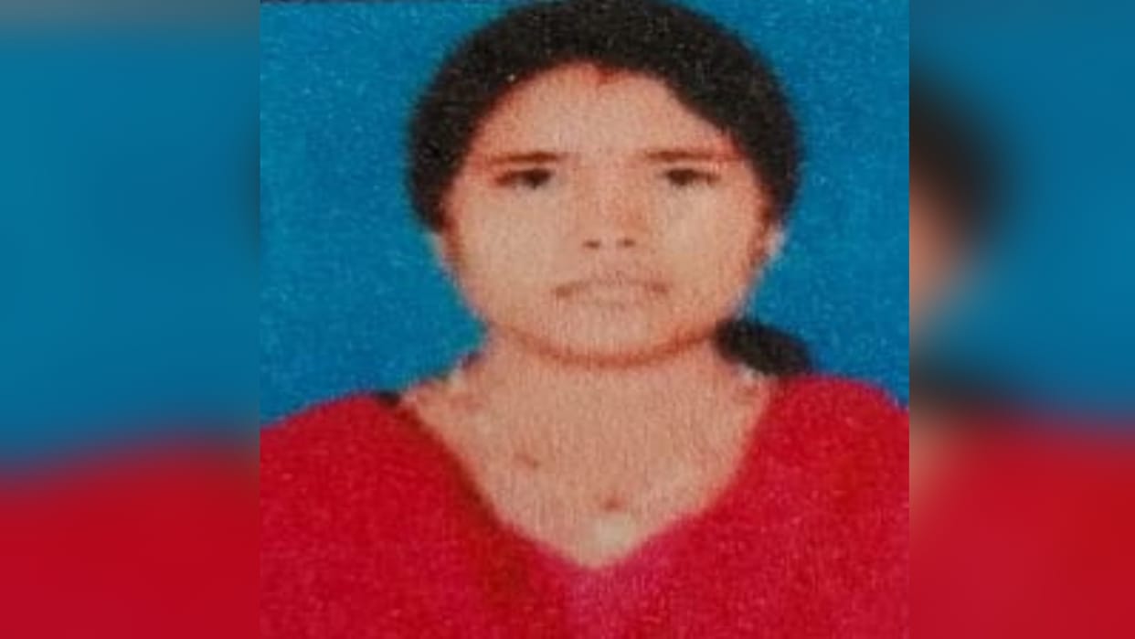 Prayagraj Female *Shiksha Mitra* (para-teacher) riding a bike dies in accident; husband injured