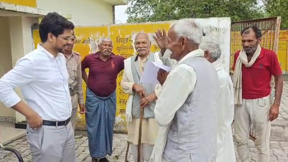 35-year-old revenue case resolved in 35 minutes; farmers received revised land records
