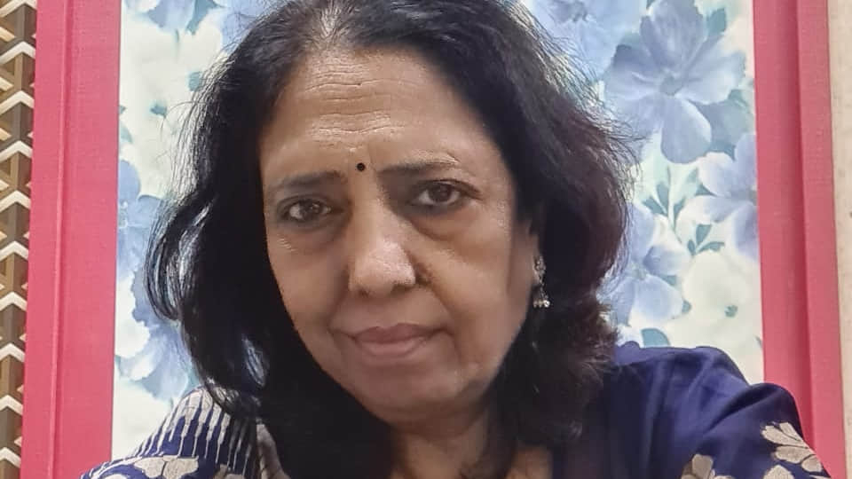 Kanpur: Renowned Storyteller Sandhya Tripathi Passes Away