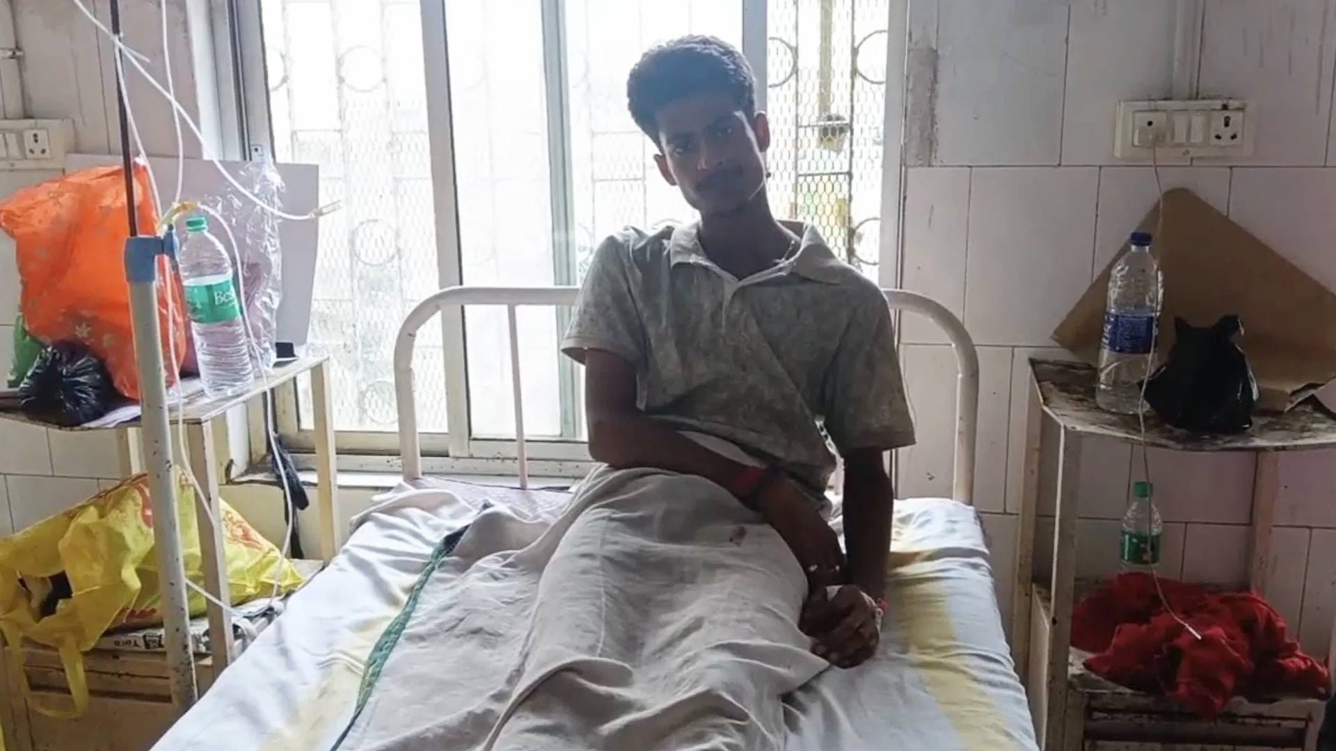 घायल स्वर्ण व्यवसायी का इलाज अस्पताल में जारी