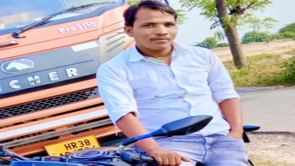 Canter driver dies in road accident on Sonipat's KMP Expressway.