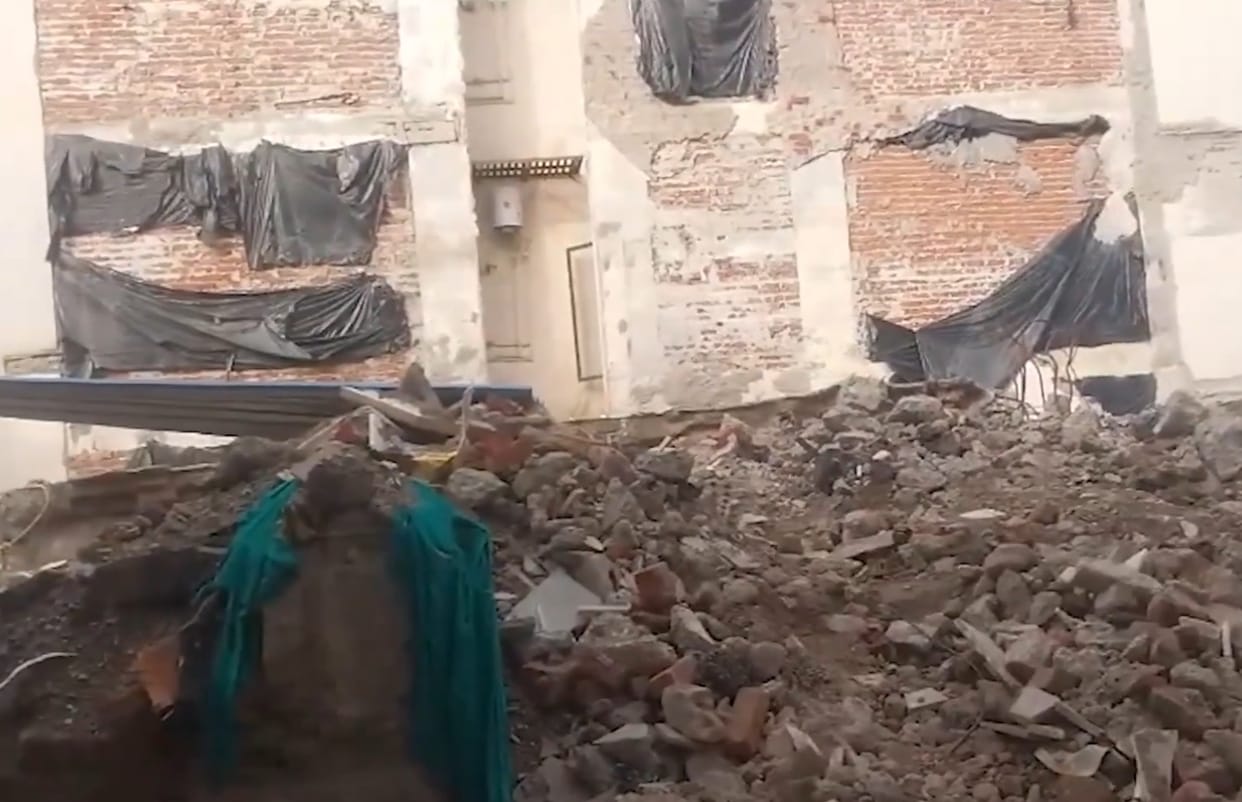 Laborer dies after dilapidated wall collapses in Jasola Vihar