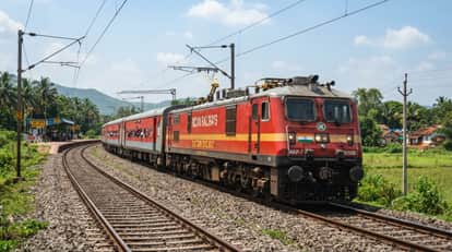 train indian railways train colour