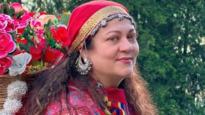 Mandakini Bollywood Actress Share Manali Vacations Unseen Pictures On Social Media