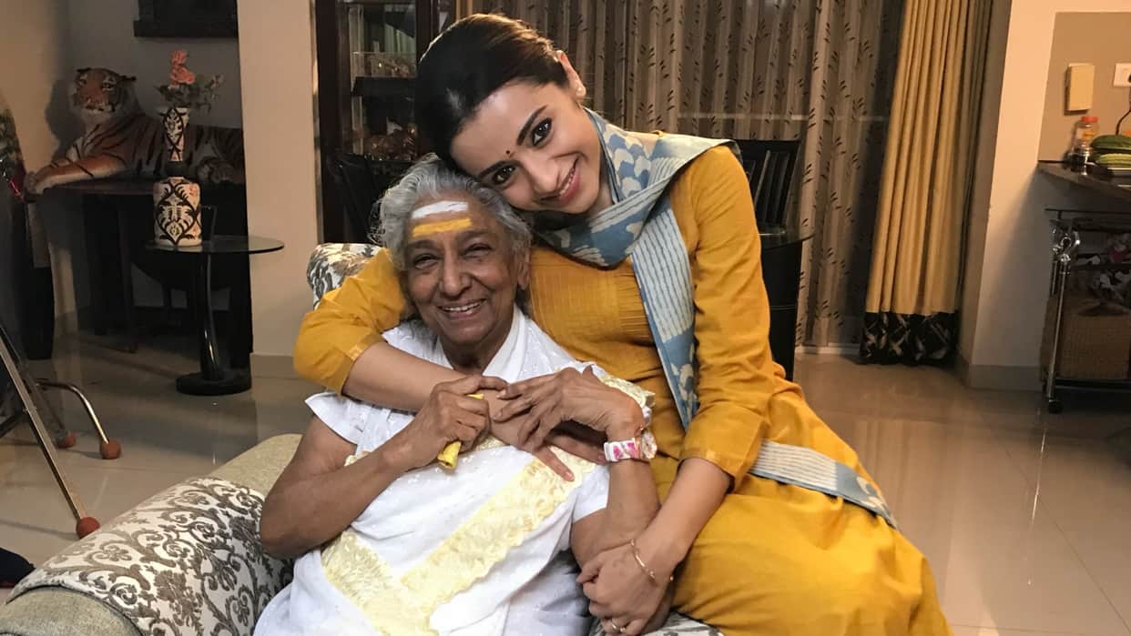 Trisha Krishnan shares photos with s Janki gives tribute to her by nice post