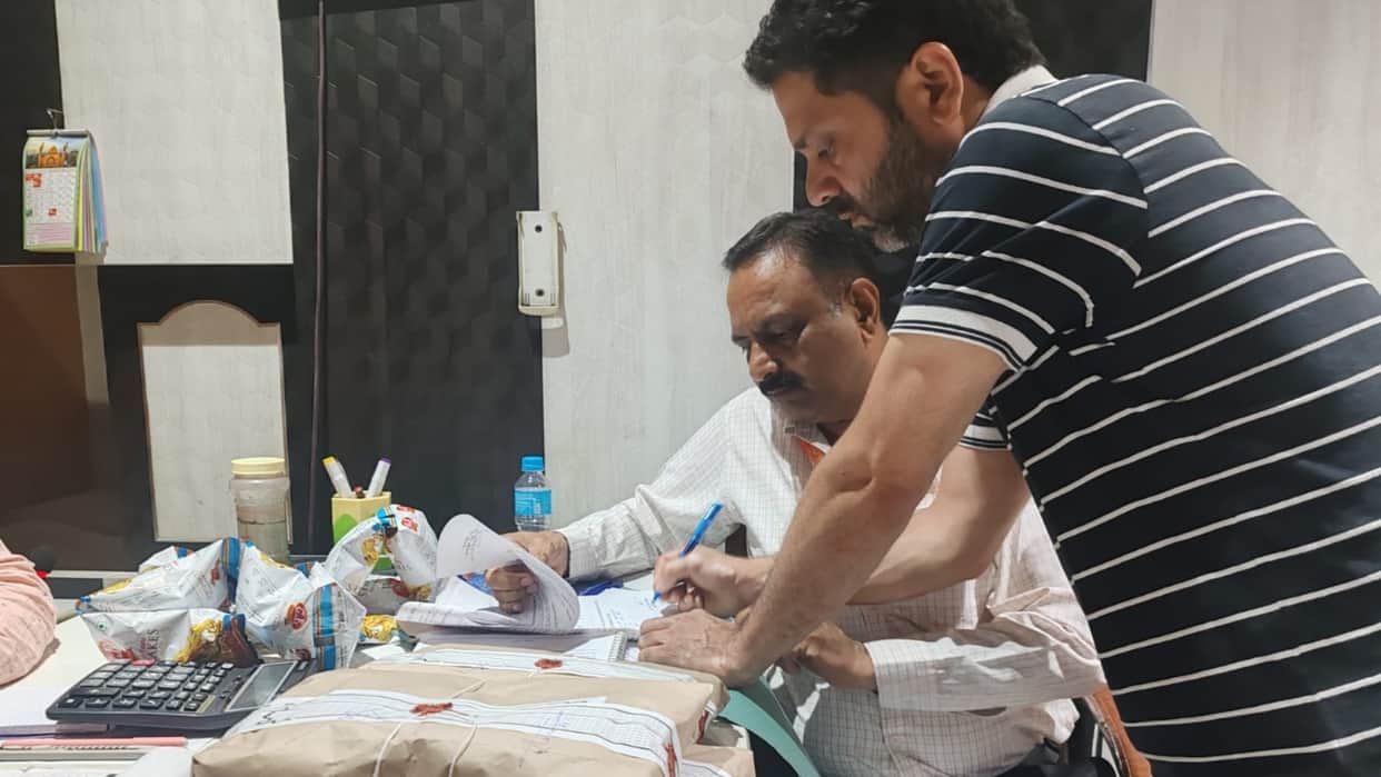 FSDA raids salty snack factory expired palmolein oil seized in Bareilly
