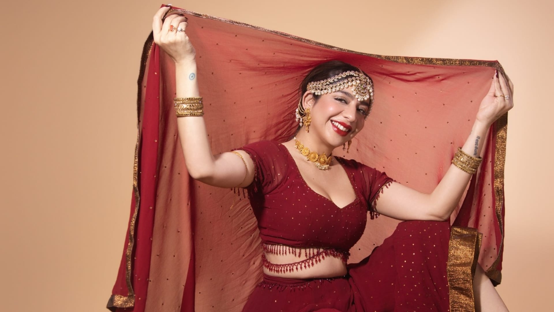 Dhurandhar Singer Jasmine Sandlas Left Uncomfortable As Fans Allegedly Touch Her Inappropriately