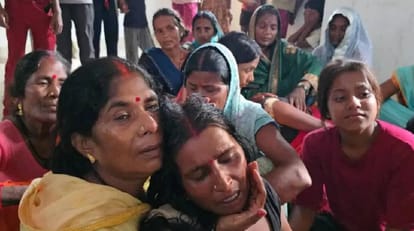 मृत मासूम के रोते बिलखते परिजन