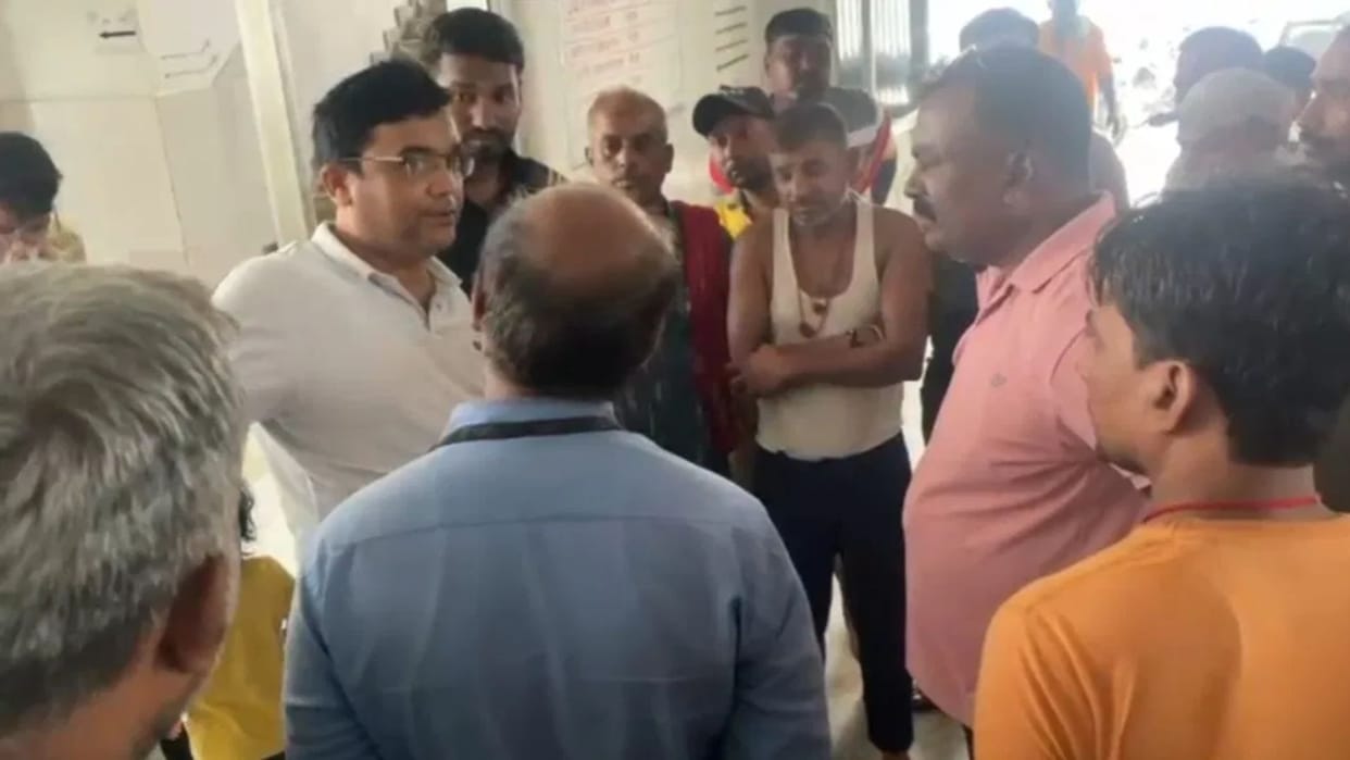 Breath stops while waiting for oxygen patient's death at government hospital Motihari Bihar News
