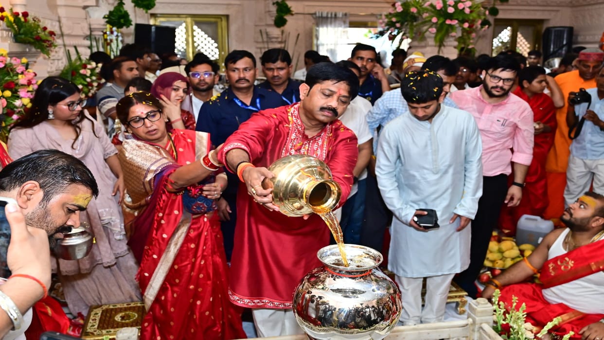 Minister Nandi paid obeisance to Lord Shiva on the occasion of 'Punarprapt Janmotsav' Re-attainment of Birth