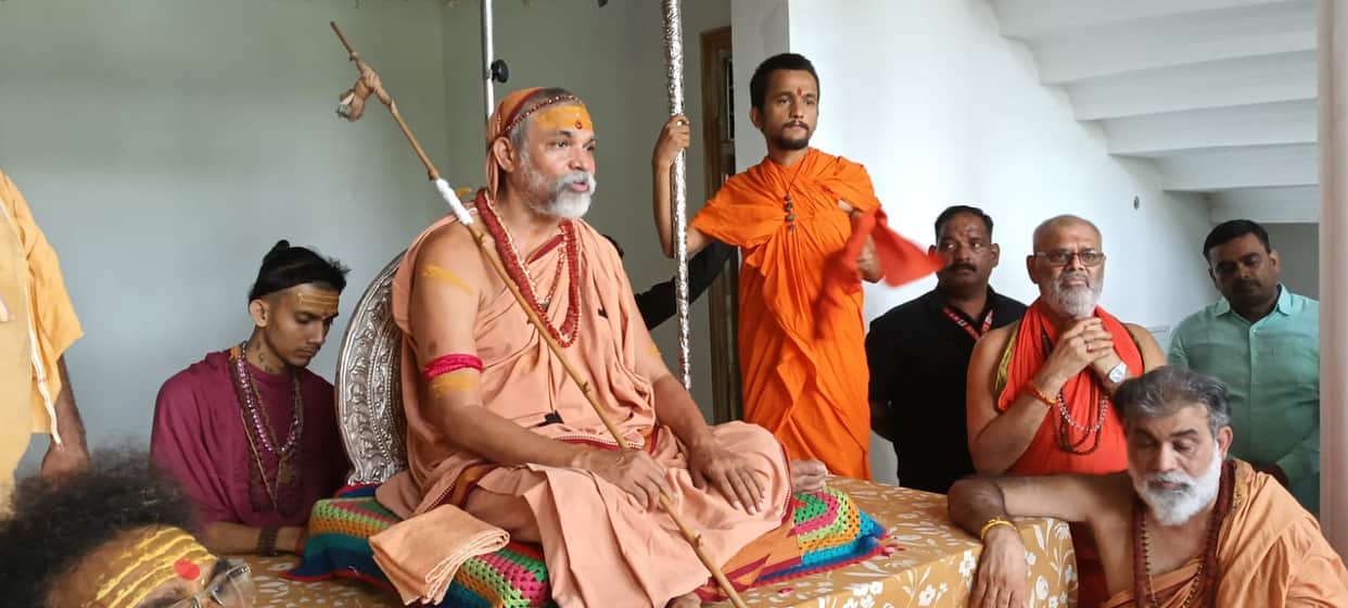Avimukteshwarananda said: I had hoped that Adityanath, being a Yogi, would protect cows; the government