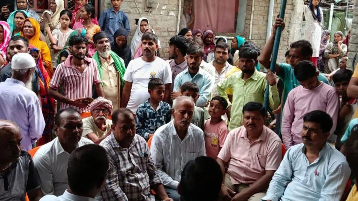 Bihar News Youth dies in Kerala landslide Army recovers body from debris tearful final farewell